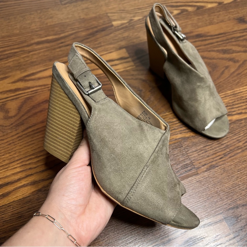 Joe’s Cameron chunky heel taupe tan khaki strappy heels women’s shoes size 10